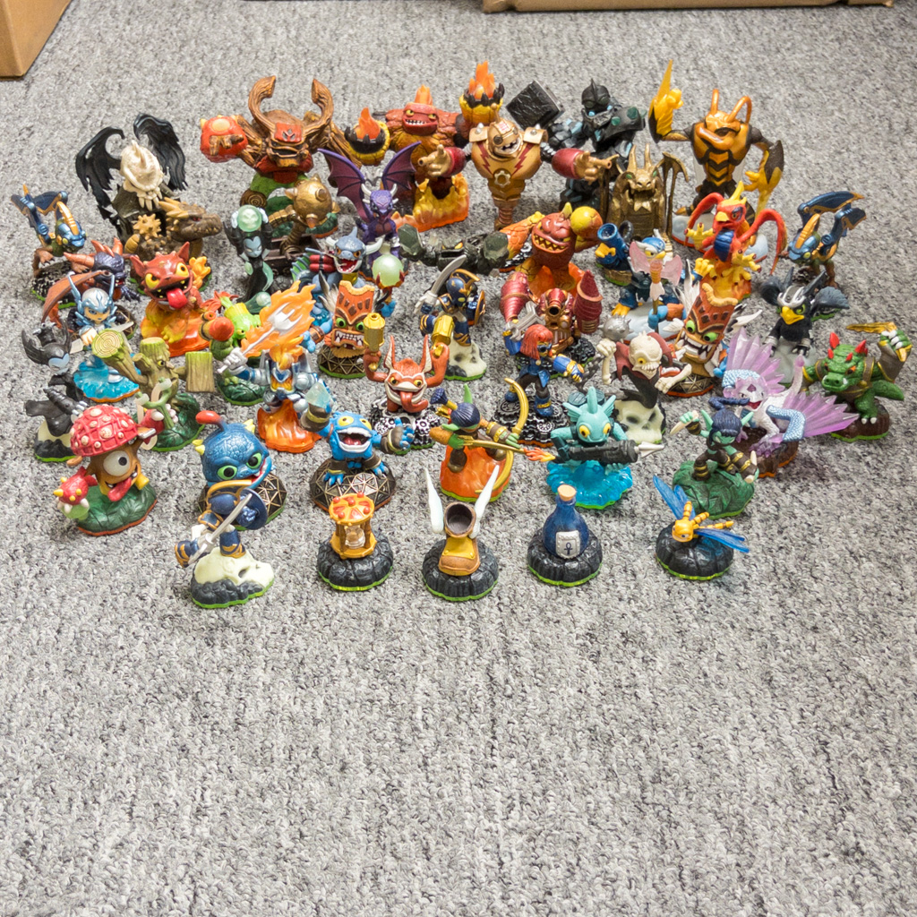 X42 Skylanders Activision deals Figures Spyro's Adventure Figure Lot (42 figures)