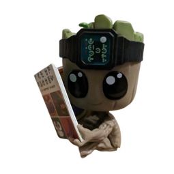 Funko Mystery Minis Vinyl Figure - Marvel Studios I Am Groot - GROOT holding Book (2 inch) 1/12